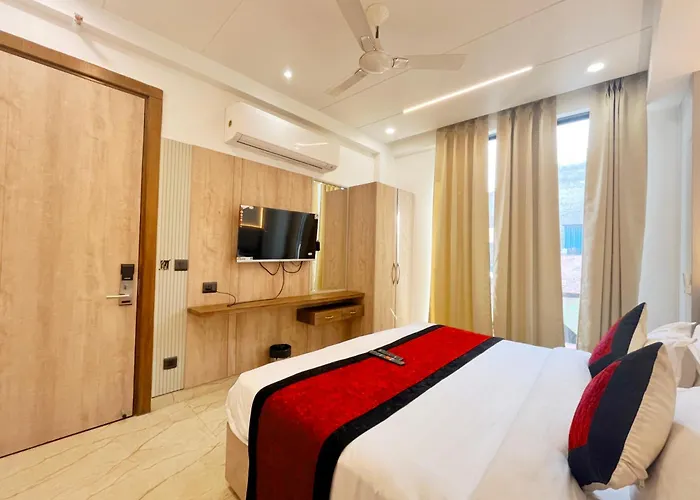 Mehul- A, Luxurious Stay 5 Mint From Railway Station New Delhi