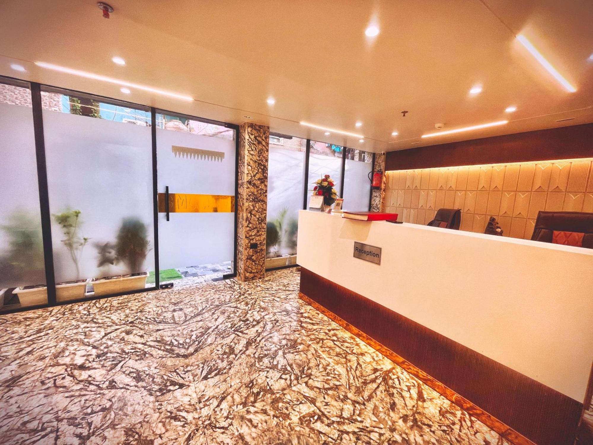 Mehul- A, Luxurious 5 Mint From Railway Station Hotel New Delhi