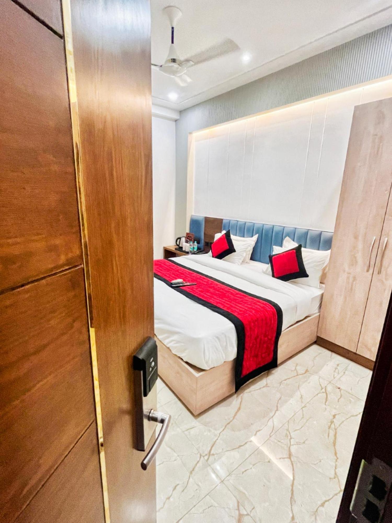 Hotel Mehul- A, Luxurious 5 Mint From Railway Station New Delhi