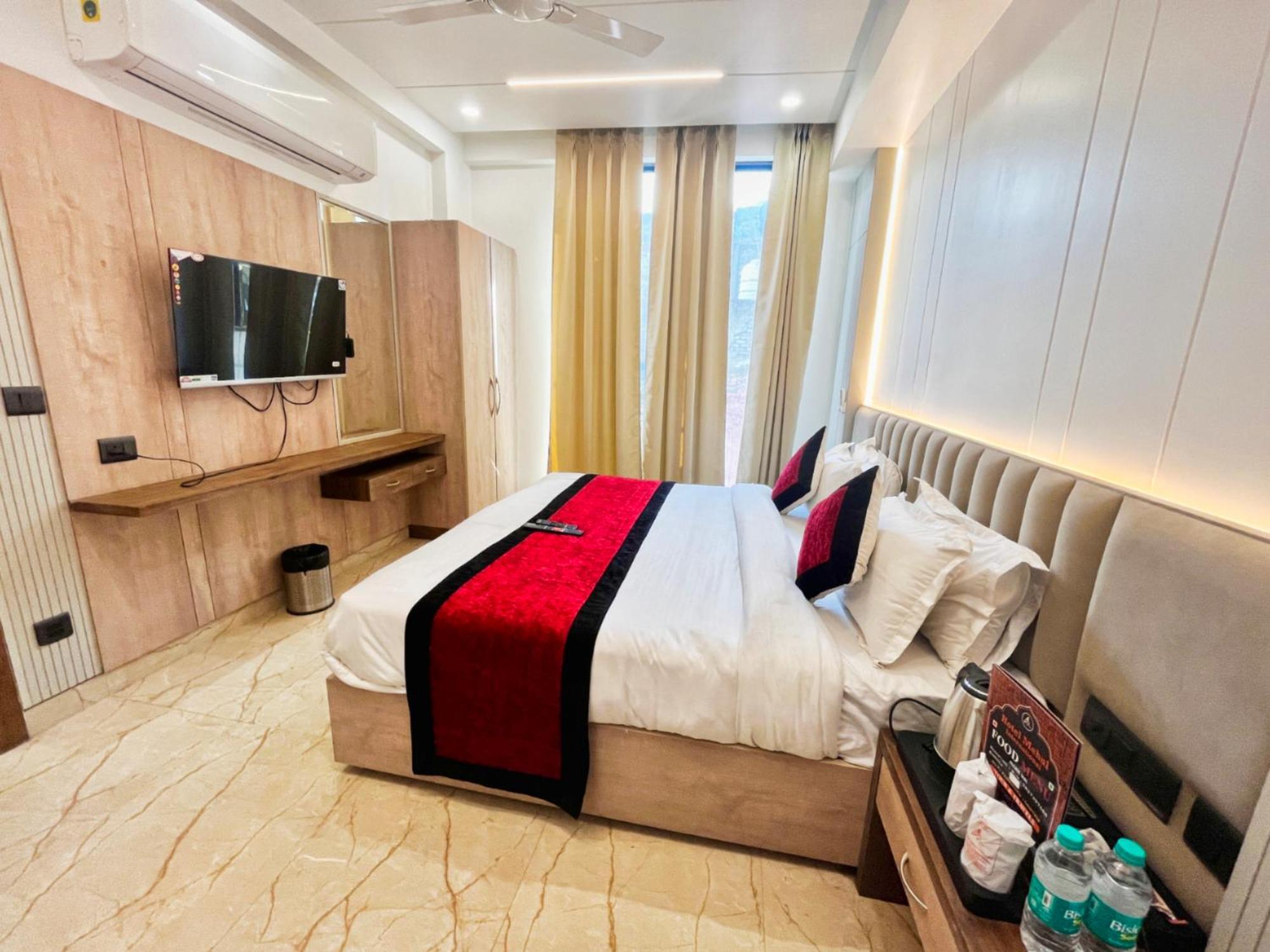 Mehul- A, Luxurious 5 Mint From Railway Station Hotel 4*